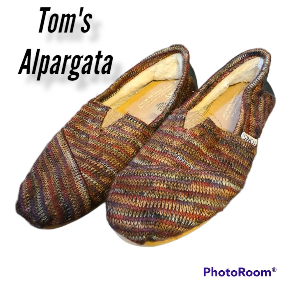 Toms Multicolor Striped Knit Shoes Slip On Faux Shearling Fur Lined Size 6.5W